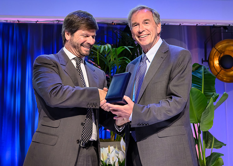 Prof John Gribben being presented with his José Carreras Award at EHA2024.