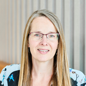 Photo of Lisa Russell